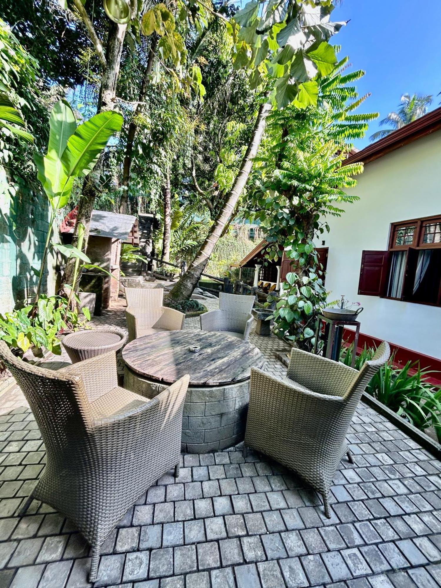 Colonial Residence Kandy Buitenkant foto